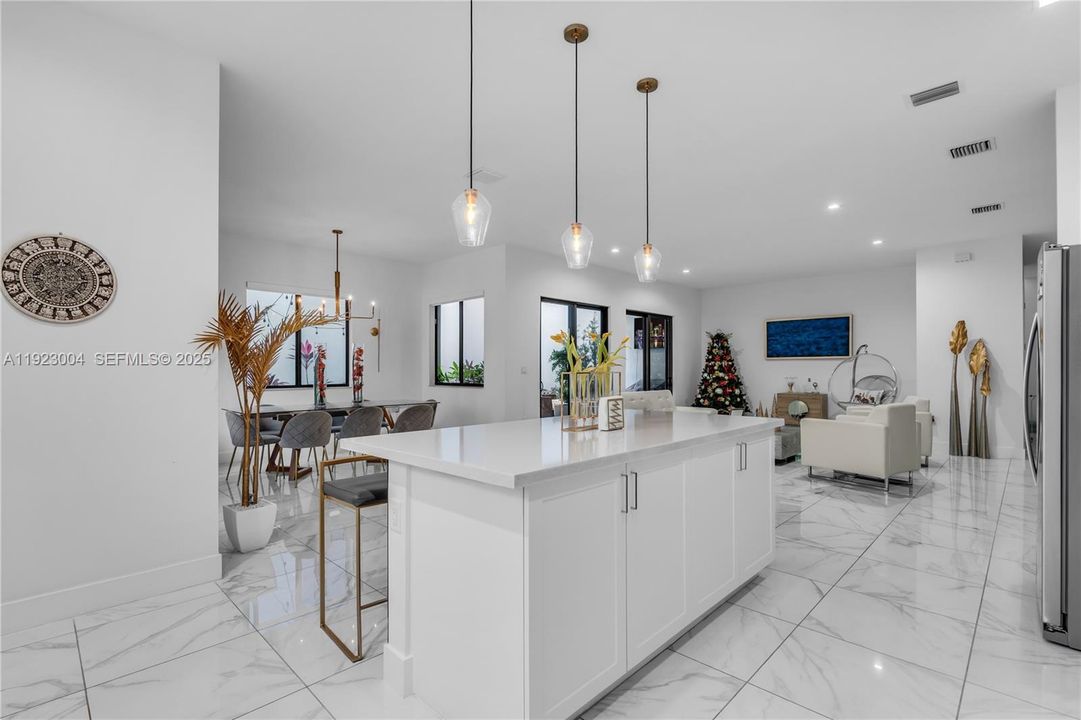 For Rent: $6,950 (4 beds, 3 baths, 2863 Square Feet)