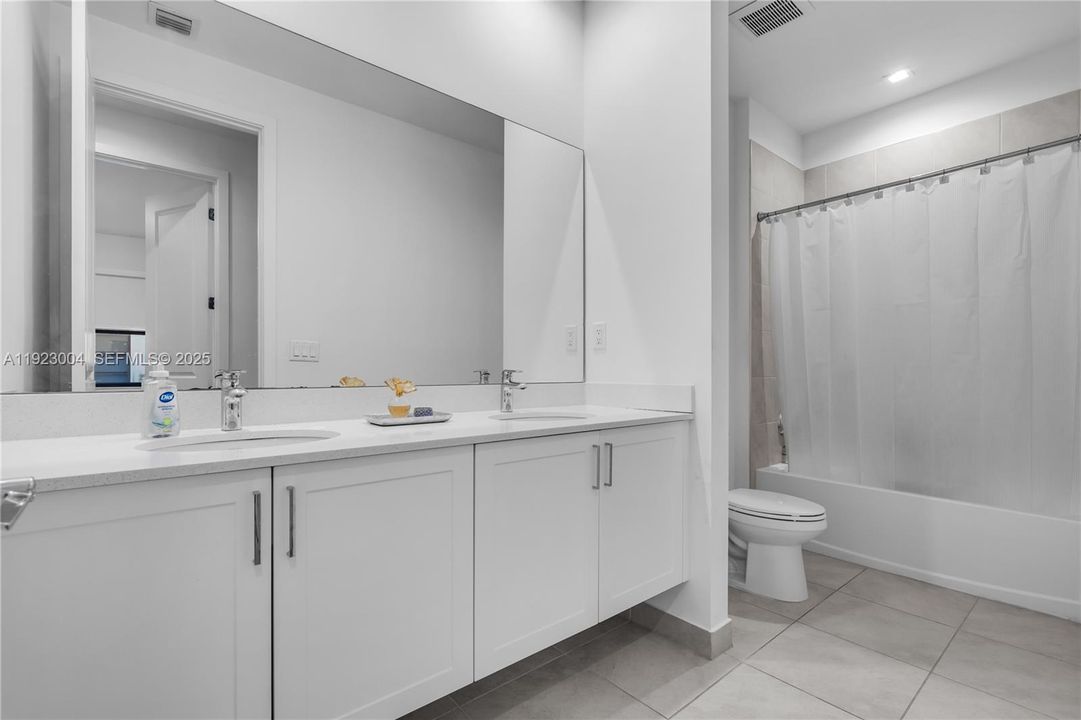 For Rent: $6,950 (4 beds, 3 baths, 2863 Square Feet)