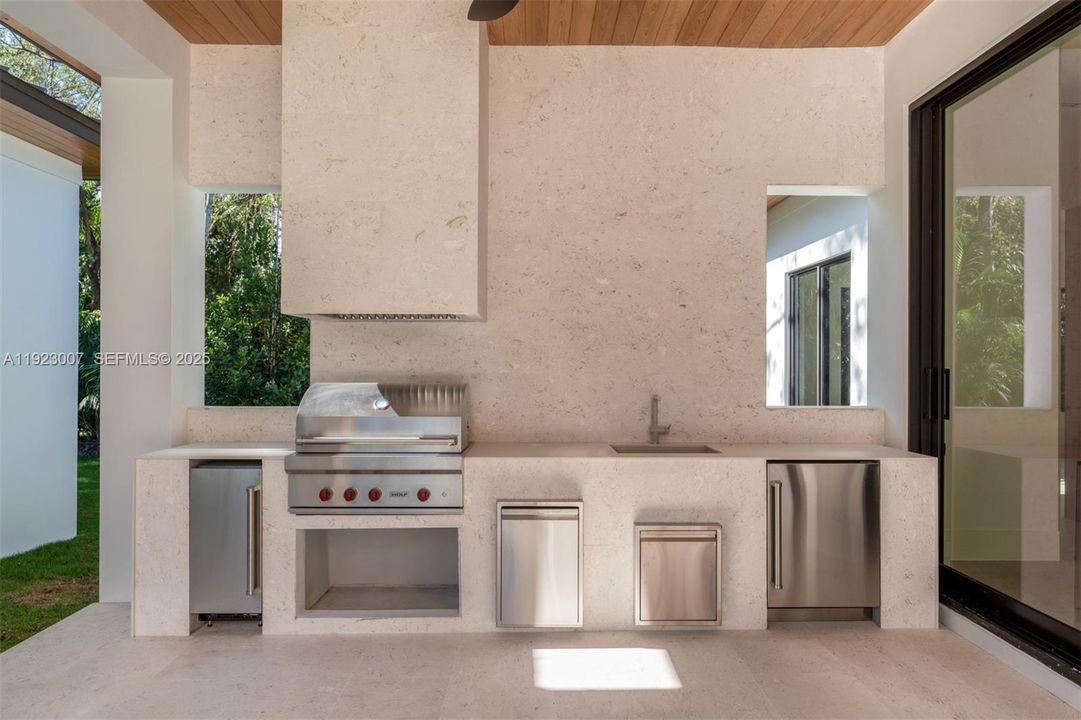 For Sale: $9,950,000 (7 beds, 7 baths, 7760 Square Feet)