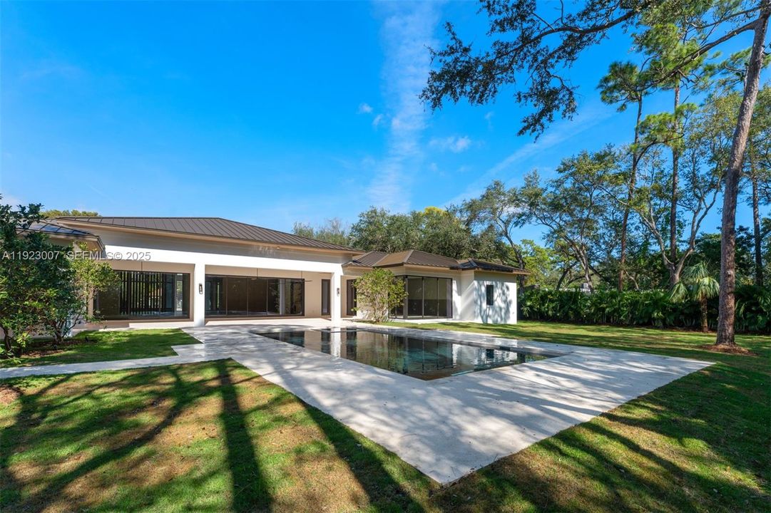 For Sale: $9,950,000 (7 beds, 7 baths, 7760 Square Feet)