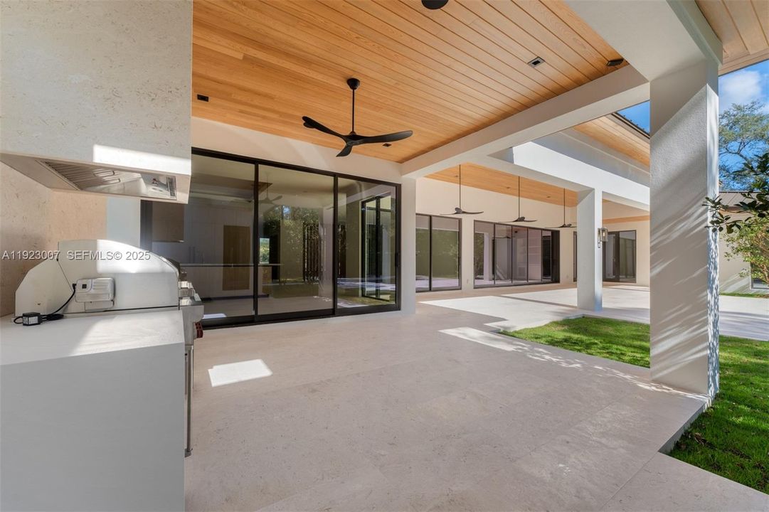 For Sale: $9,950,000 (7 beds, 7 baths, 7760 Square Feet)