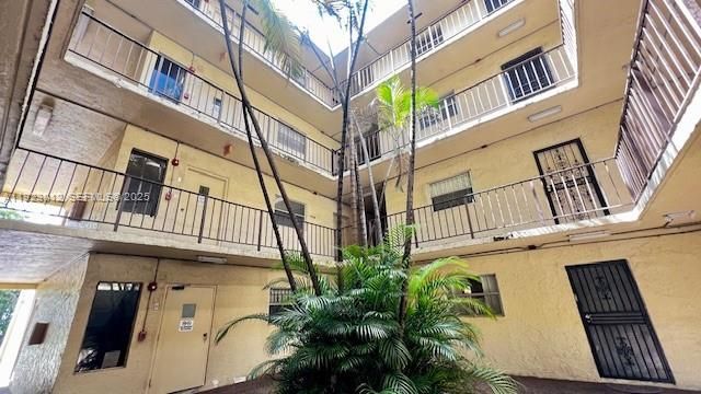 For Rent: $1,850 (2 beds, 2 baths, 1046 Square Feet)