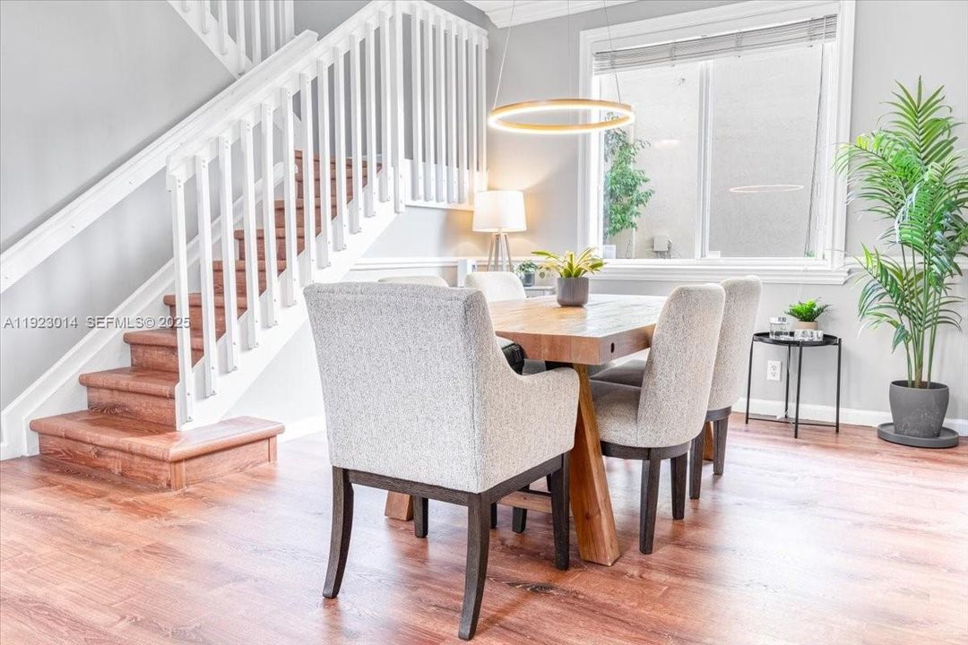 For Rent: $4,950 (4 beds, 2 baths, 2136 Square Feet)