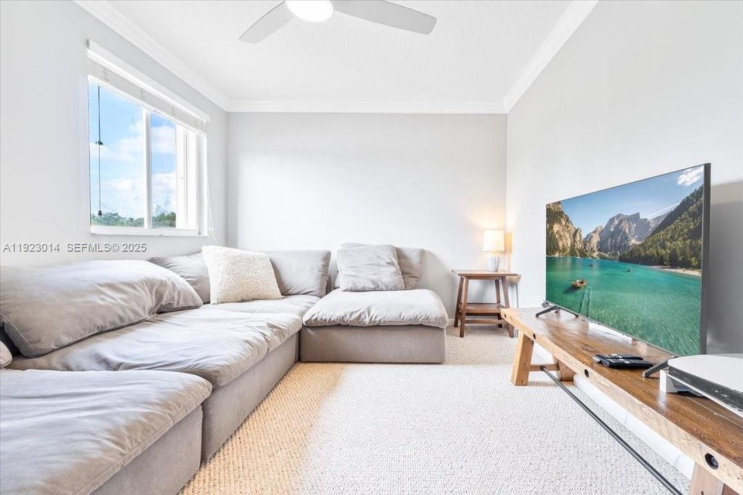 For Rent: $4,950 (4 beds, 2 baths, 2136 Square Feet)