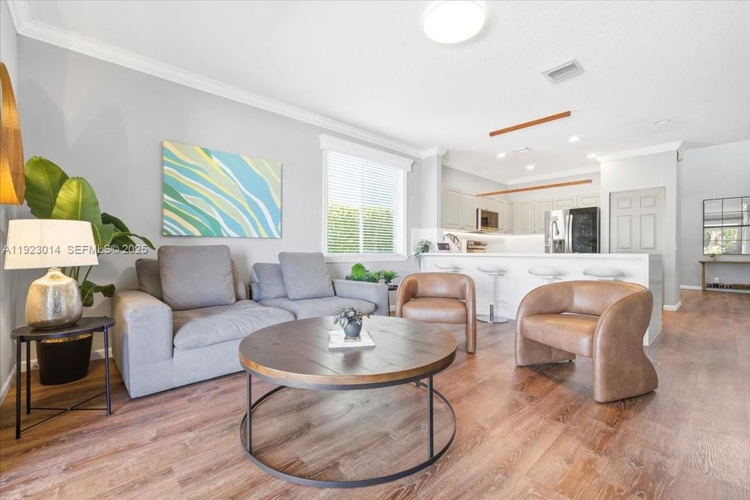 For Rent: $4,950 (4 beds, 2 baths, 2136 Square Feet)