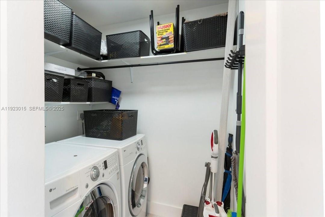 For Sale: $495,000 (2 beds, 2 baths, 1216 Square Feet)