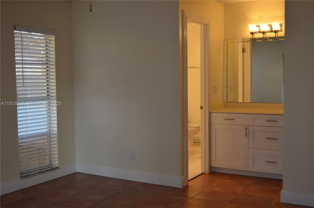 Master Bedroom Vanity between Bathroom and Closet