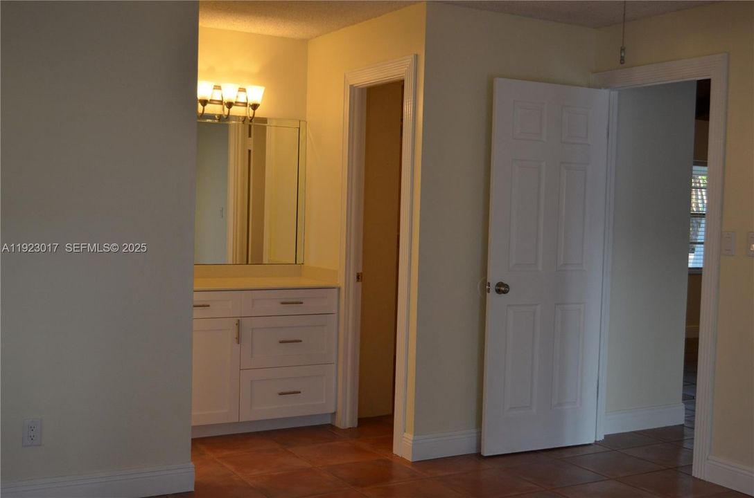 Master Bedroom Vanity between Bathroom and Closet