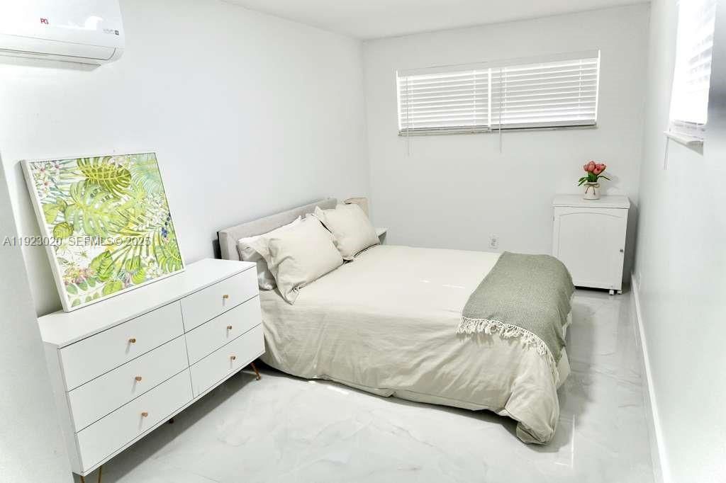 For Rent: $3,500 (4 beds, 2 baths, 1323 Square Feet)