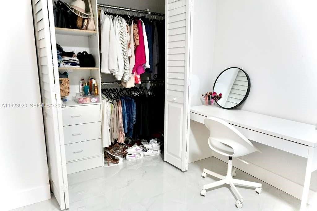 For Rent: $3,500 (4 beds, 2 baths, 1323 Square Feet)