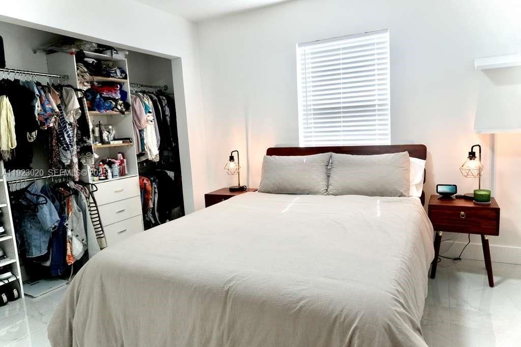 For Rent: $3,500 (4 beds, 2 baths, 1323 Square Feet)