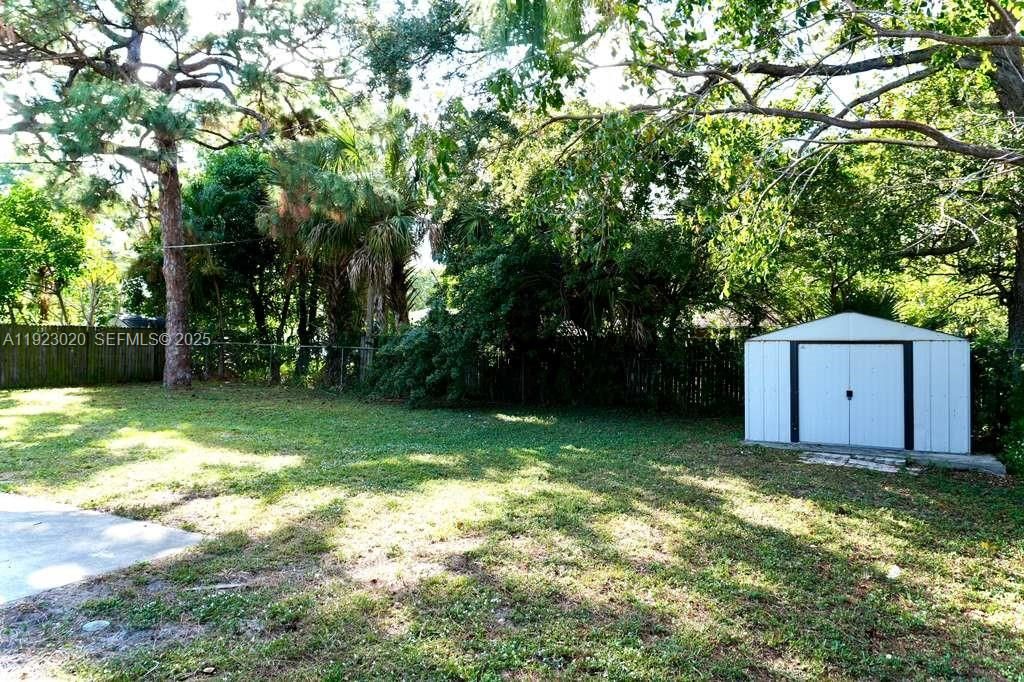 For Rent: $3,500 (4 beds, 2 baths, 1323 Square Feet)