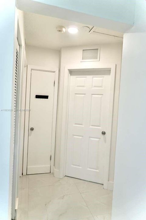 For Rent: $3,500 (4 beds, 2 baths, 1323 Square Feet)