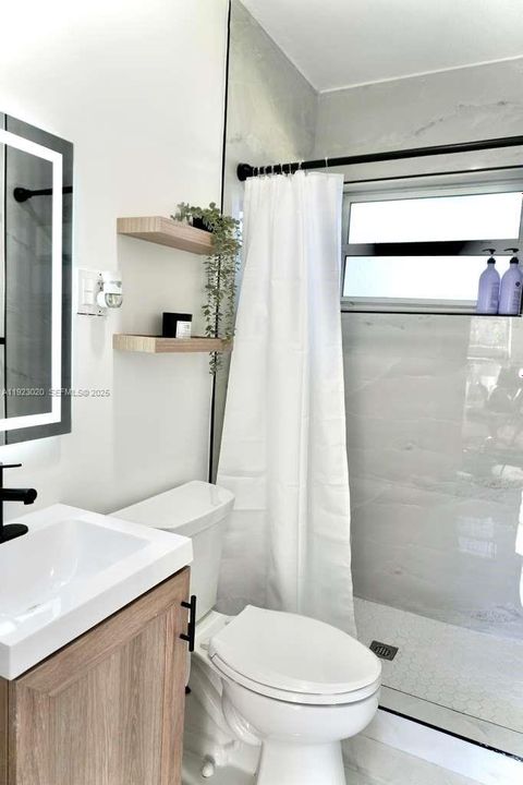 For Rent: $3,500 (4 beds, 2 baths, 1323 Square Feet)