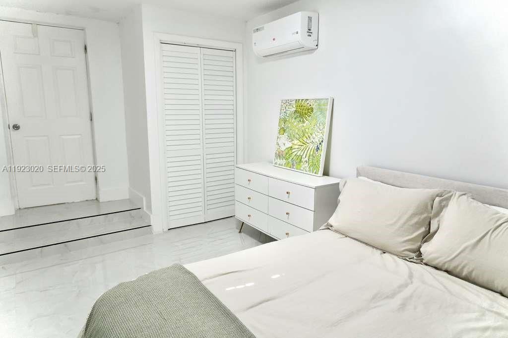 For Rent: $3,500 (4 beds, 2 baths, 1323 Square Feet)