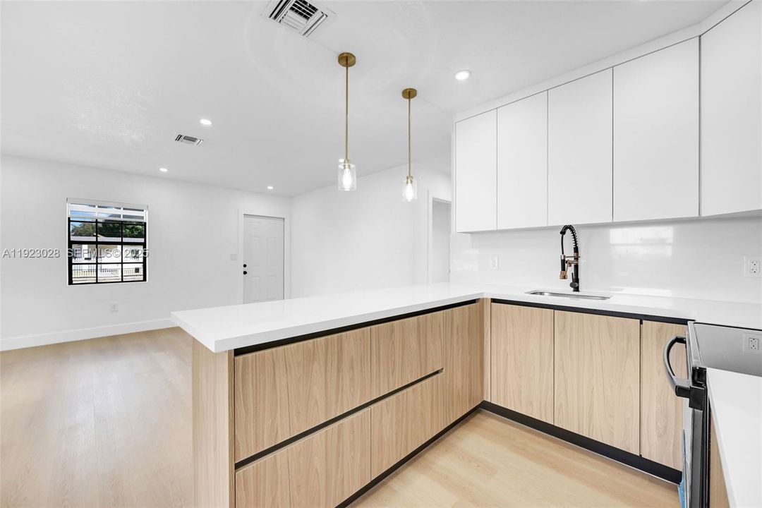 En Venta: $494,900 (4 camas, 1 baños, 1112 Pies cuadrados)