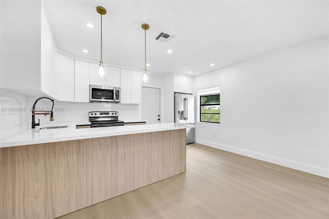 En Venta: $494,900 (4 camas, 1 baños, 1112 Pies cuadrados)