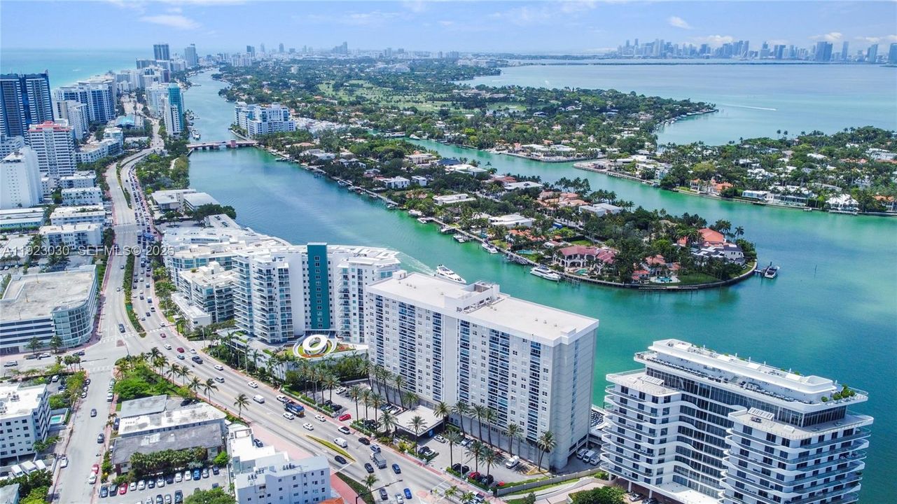 На продажу: $625,000 (2 спален, 2 ванн, 1326 Квадратных фут)