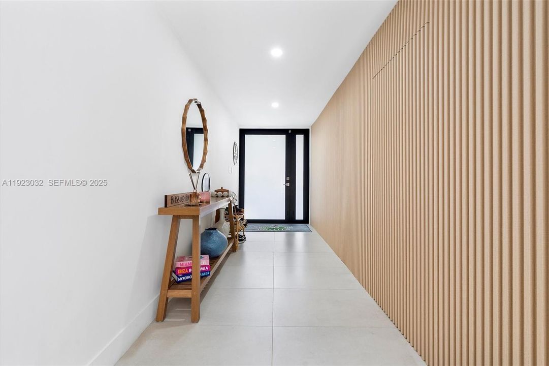 For Sale: $2,299,000 (5 beds, 4 baths, 3739 Square Feet)