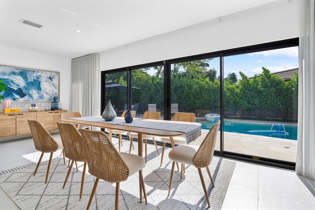 For Sale: $2,299,000 (5 beds, 4 baths, 3739 Square Feet)