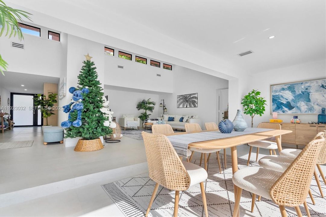 For Sale: $2,299,000 (5 beds, 4 baths, 3739 Square Feet)