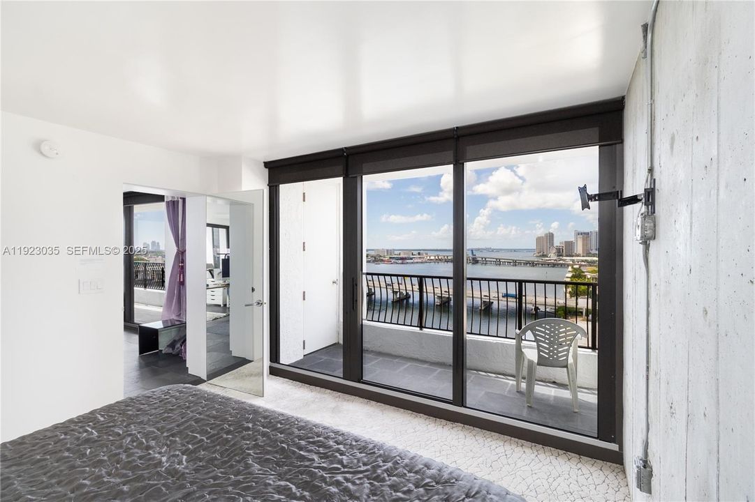 For Sale: $633,000 (1 beds, 2 baths, 1230 Square Feet)