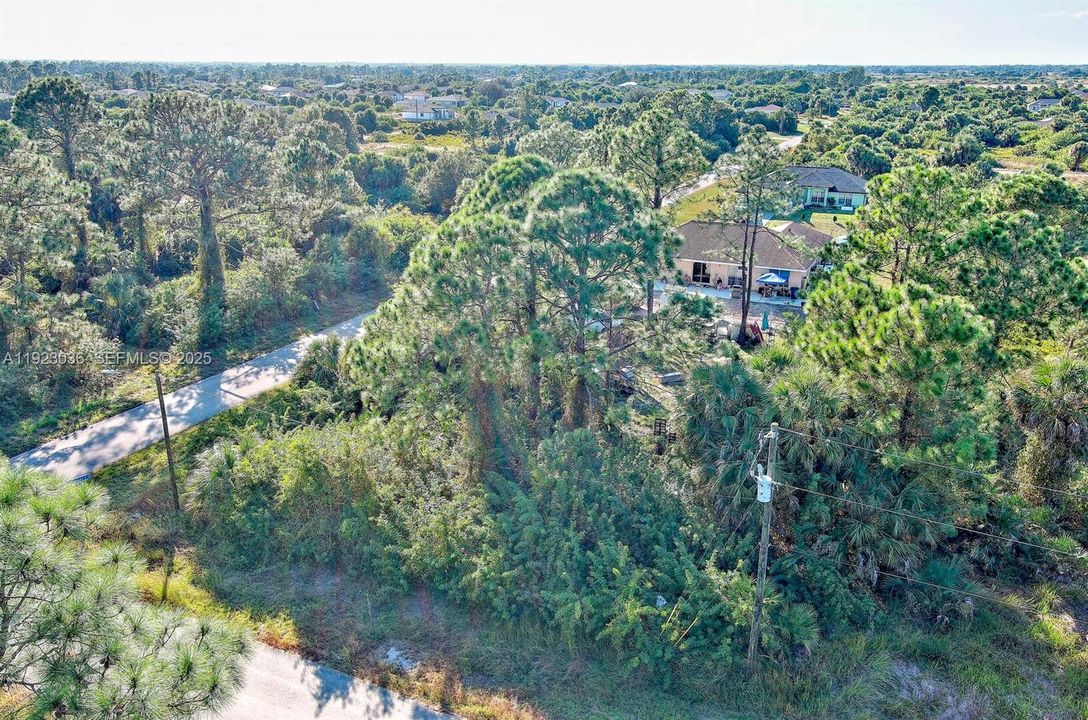 待售: $25,000 (0.27 acres)