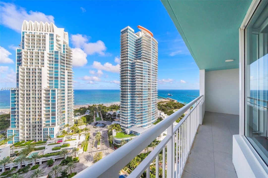 For Sale: $1,199,000 (1 beds, 1 baths, 858 Square Feet)