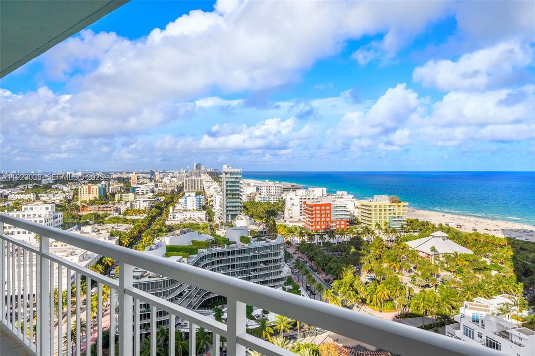 For Sale: $1,199,000 (1 beds, 1 baths, 858 Square Feet)