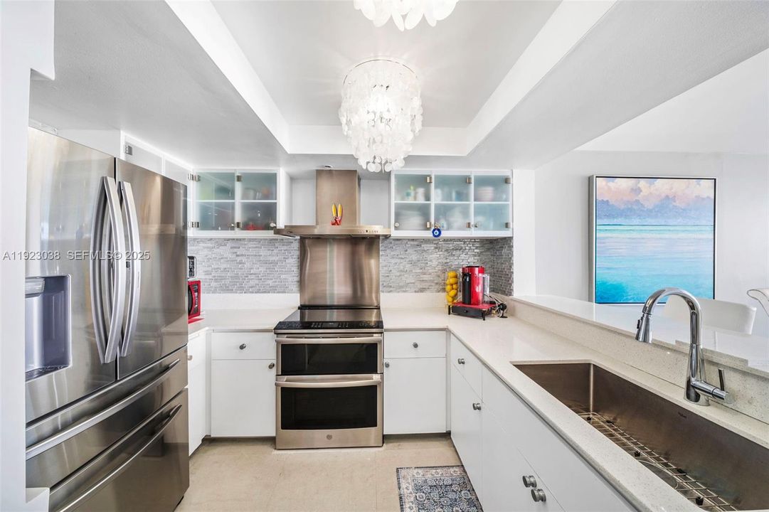 For Sale: $1,199,000 (1 beds, 1 baths, 858 Square Feet)