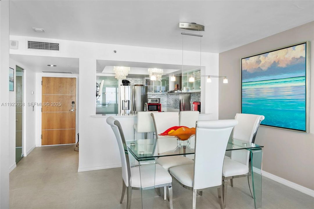 For Sale: $1,199,000 (1 beds, 1 baths, 858 Square Feet)