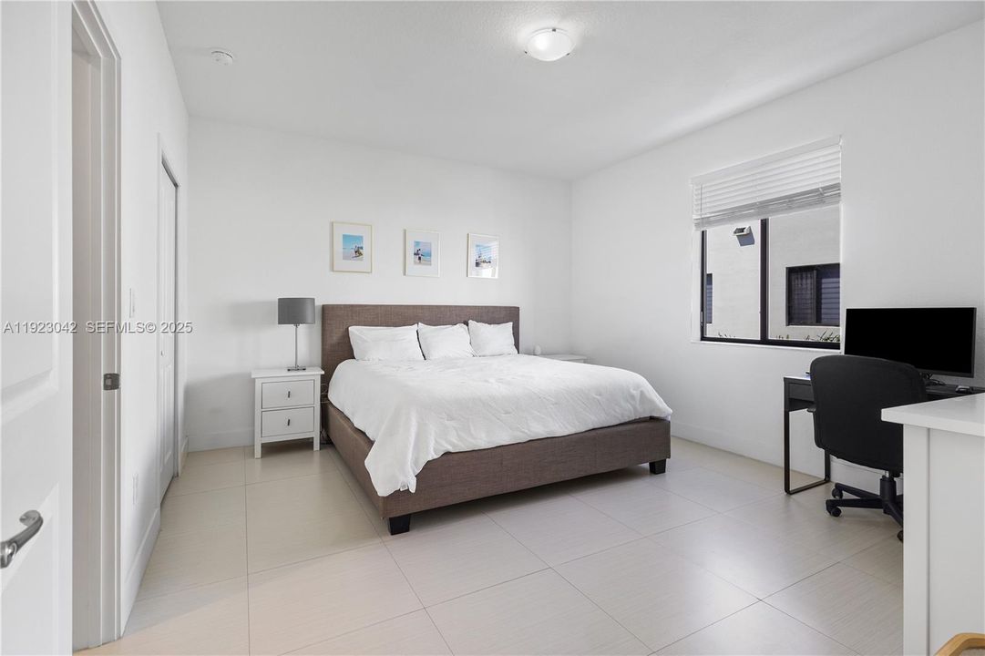 На продажу: $650,000 (3 спален, 3 ванн, 1776 Квадратных фут)