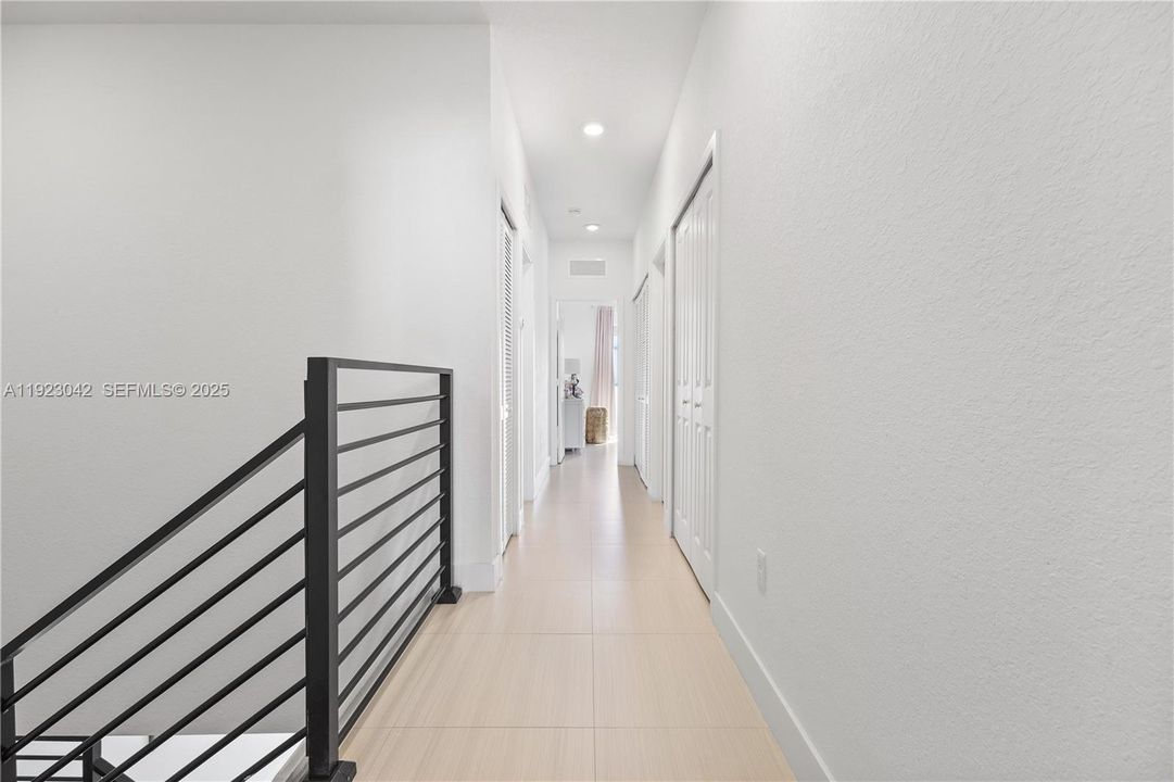 На продажу: $650,000 (3 спален, 3 ванн, 1776 Квадратных фут)