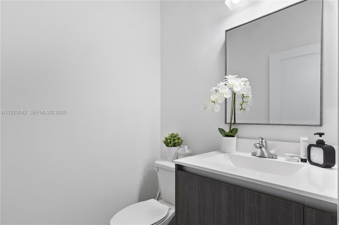 На продажу: $650,000 (3 спален, 3 ванн, 1776 Квадратных фут)