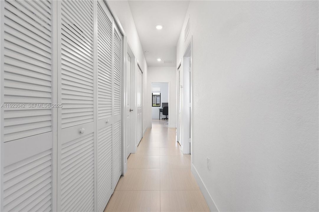 На продажу: $650,000 (3 спален, 3 ванн, 1776 Квадратных фут)