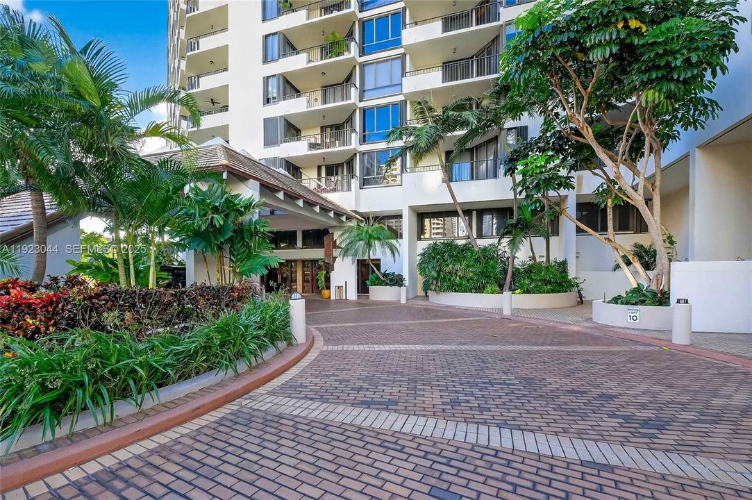 На продажу: $849,000 (3 спален, 3 ванн, 1624 Квадратных фут)