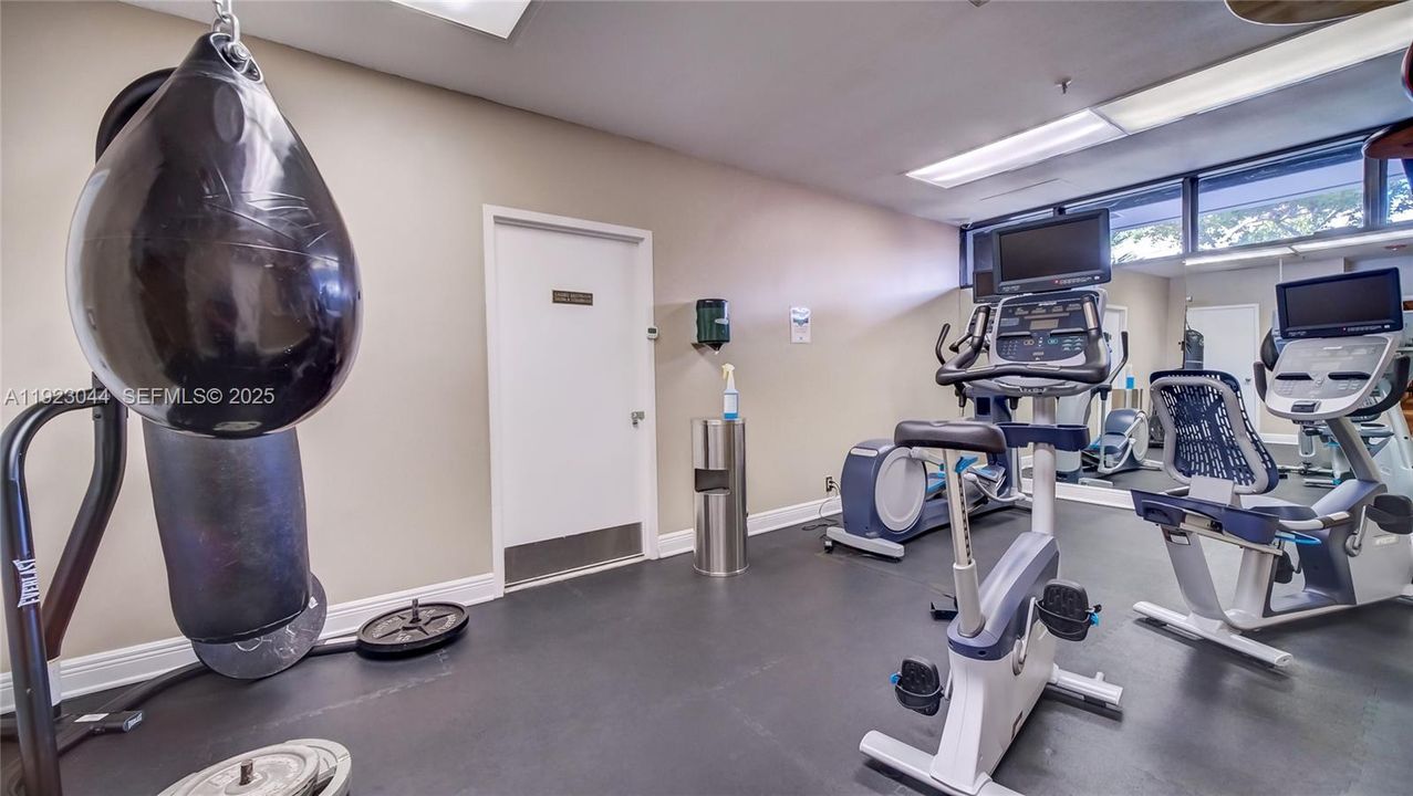 На продажу: $849,000 (3 спален, 3 ванн, 1624 Квадратных фут)