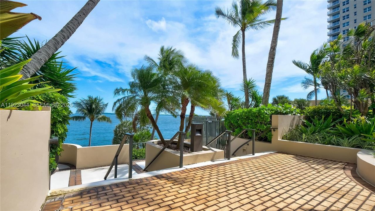 На продажу: $849,000 (3 спален, 3 ванн, 1624 Квадратных фут)