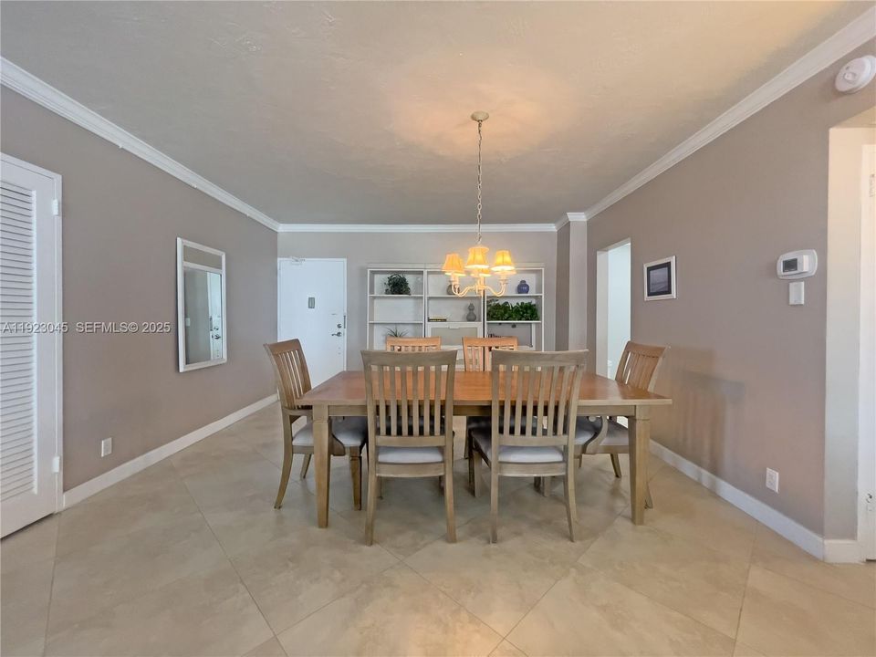 For Sale: $520,000 (2 beds, 2 baths, 1350 Square Feet)