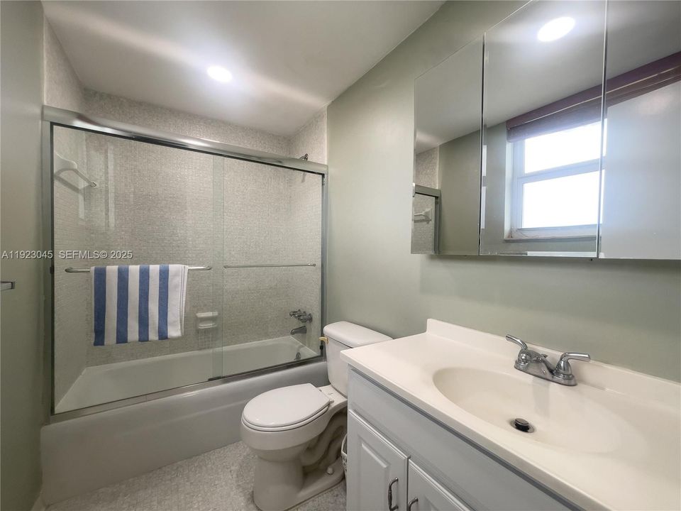 For Sale: $520,000 (2 beds, 2 baths, 1350 Square Feet)