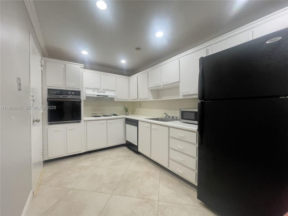 For Sale: $520,000 (2 beds, 2 baths, 1350 Square Feet)