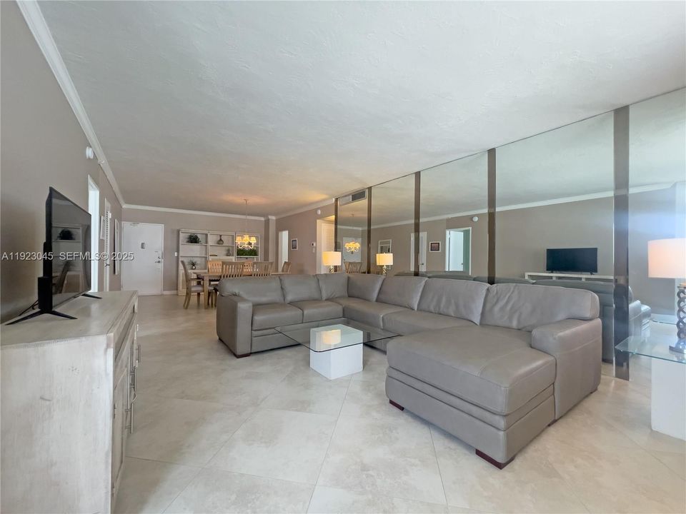 For Sale: $520,000 (2 beds, 2 baths, 1350 Square Feet)