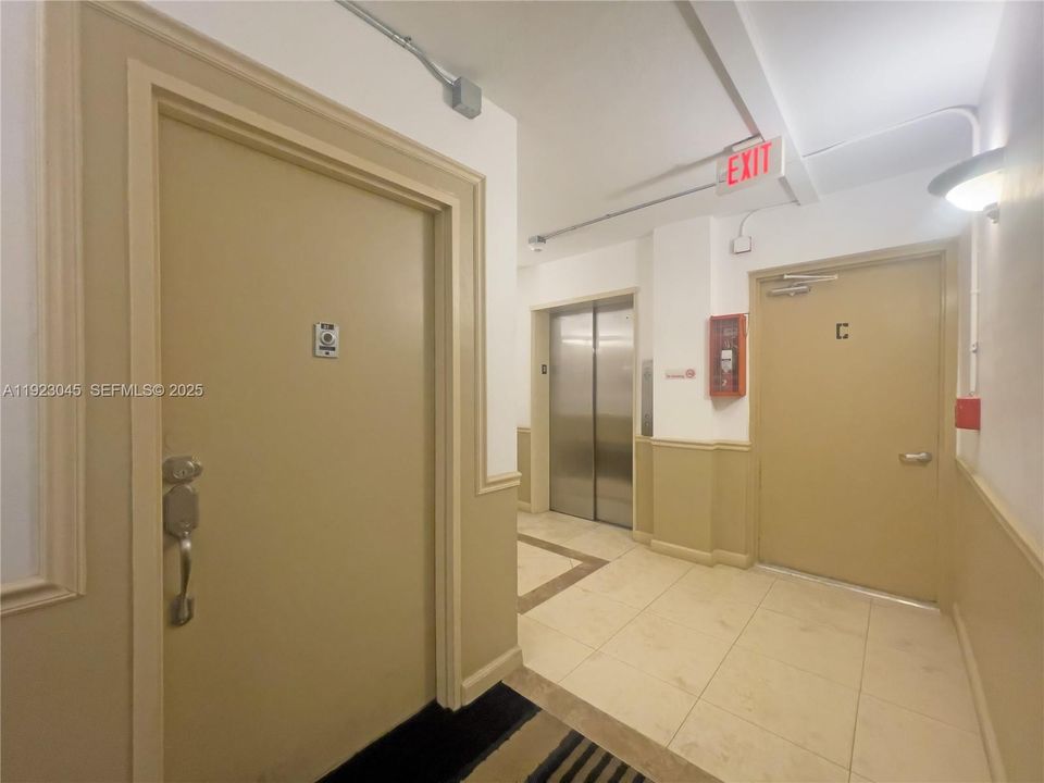 For Sale: $520,000 (2 beds, 2 baths, 1350 Square Feet)