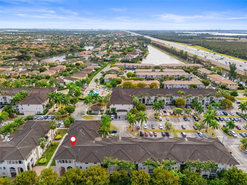 出租: $2,450 (2 贝兹, 2 浴室, 1088 平方英尺)