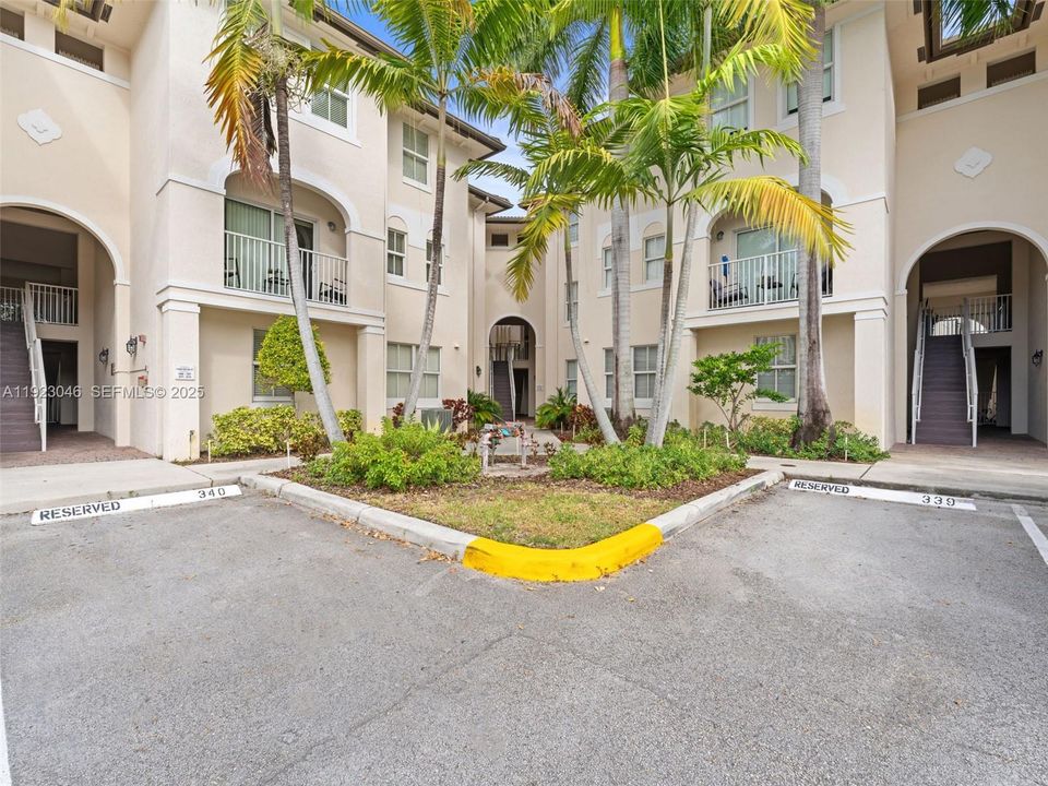 出租: $2,450 (2 贝兹, 2 浴室, 1088 平方英尺)