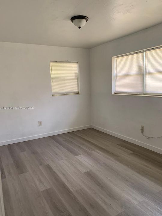 待售: $575,000 (0 贝兹, 0 浴室, 1650 平方英尺)