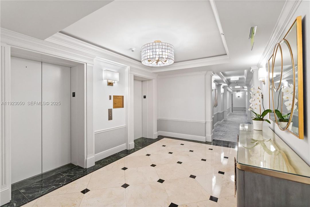 出租: $7,500 (1 贝兹, 1 浴室, 938 平方英尺)