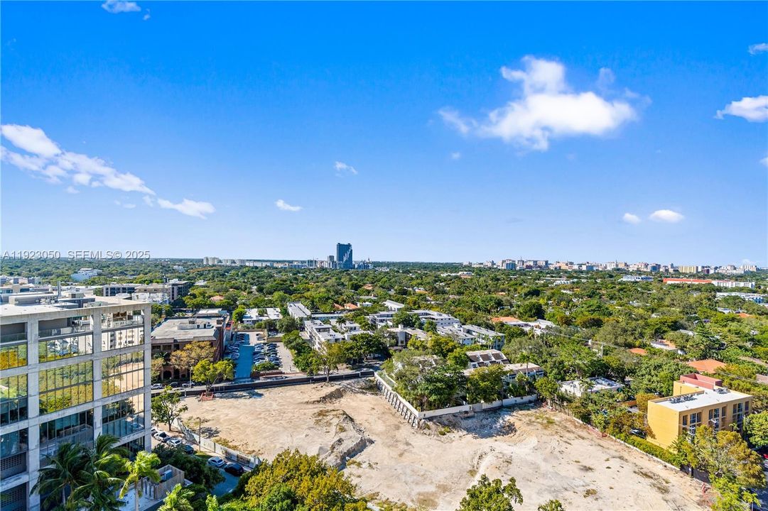 出租: $7,500 (1 贝兹, 1 浴室, 938 平方英尺)