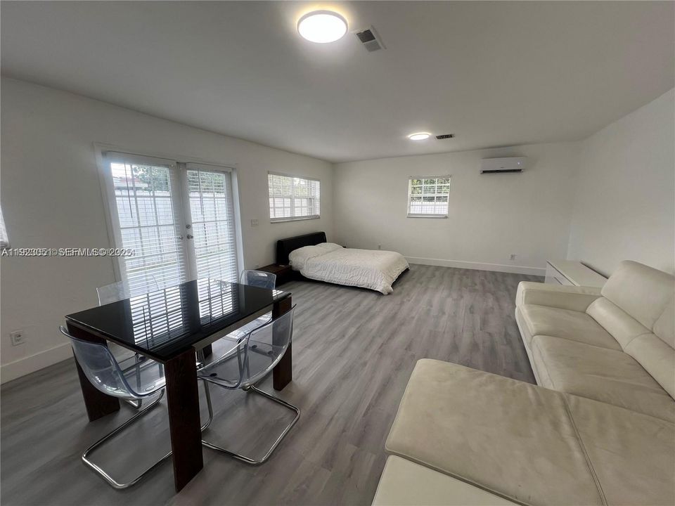 В аренду: $1,650 (1 спален, 1 ванн, 2253 Квадратных фут)