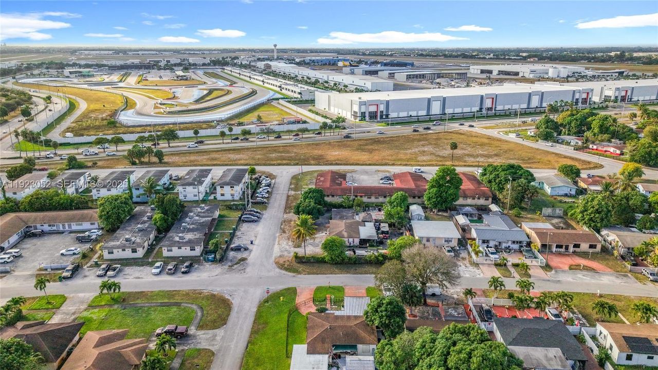 For Sale: $499,000 (4 beds, 2 baths, 1711 Square Feet)